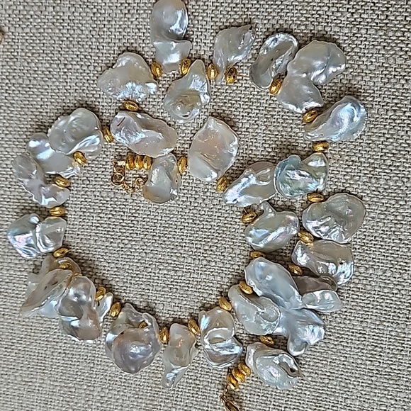 Madeleine Lou Keishi Pearl & Gold Necklace - Picture 2 of 8